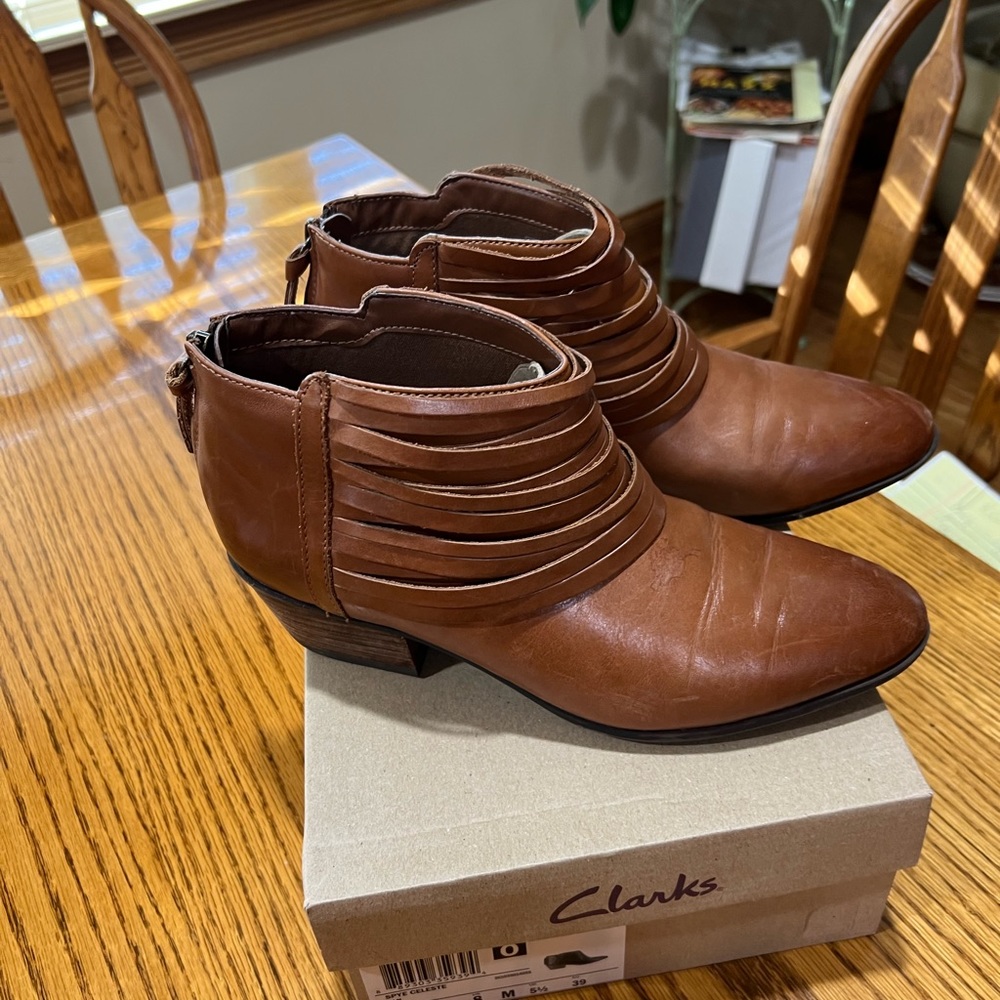Clarks Spye Celeste Tan Ankle Boot Sz 8 - Picture 2 of 6